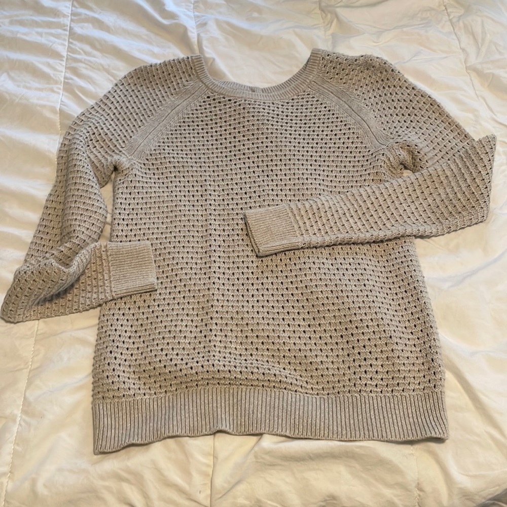 Max Studio Sweater with Back Button detail